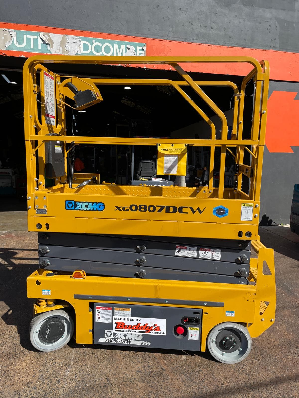 XCMG XG0807DCW Electric Scissor Lift (19ft)