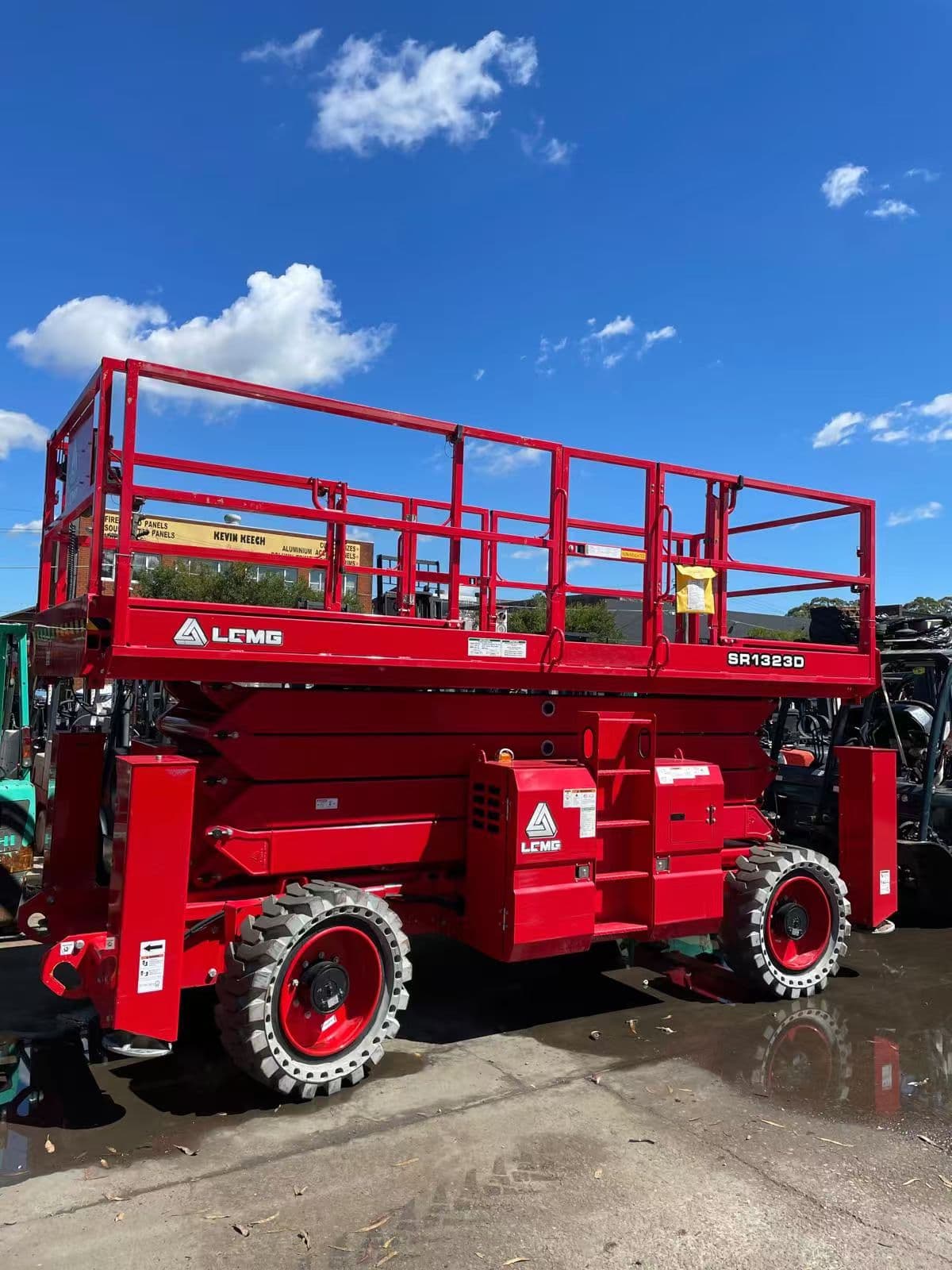 LGMG SR1323D ROUGH TERRAIN DIESEL SCISSOR LIFT